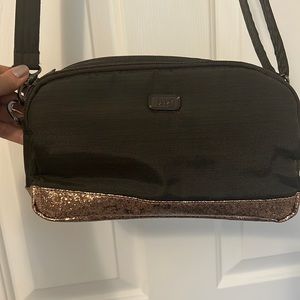 Lug crossbody bag with rose glitter